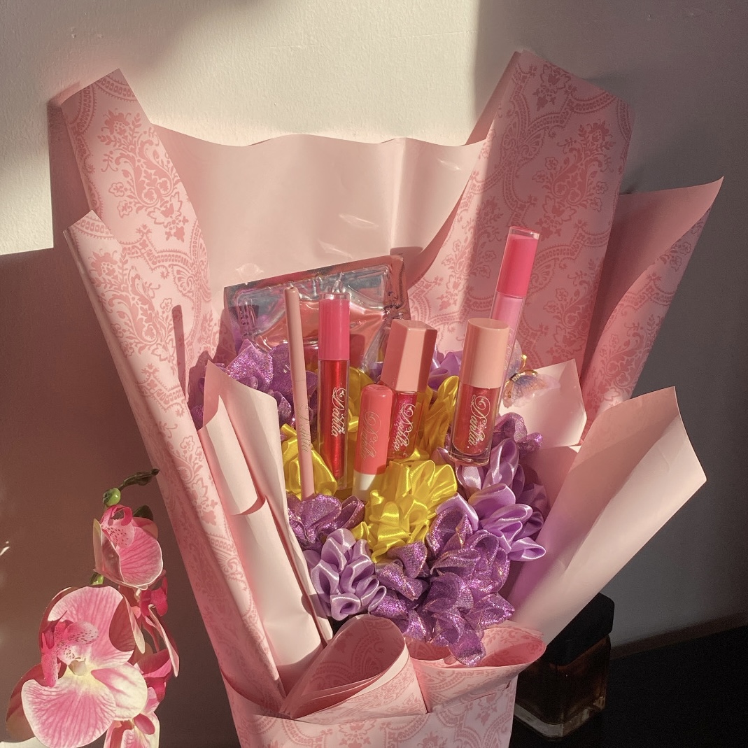 Gloss Bouquets💐 image