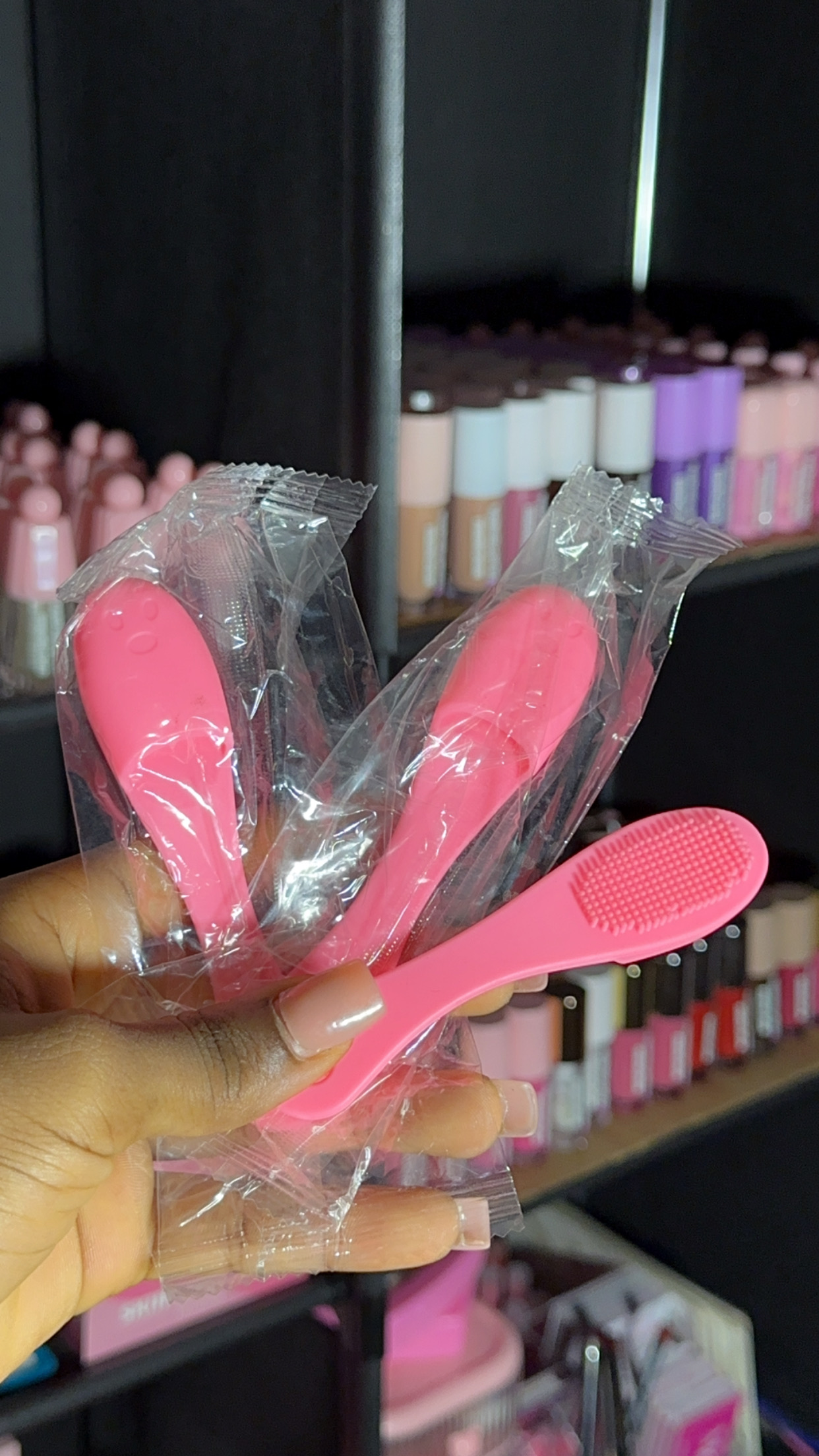 FINGER LIP BRUSH image