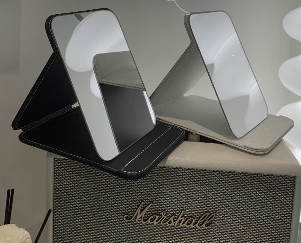 Chic glam portable mirror MK117 image