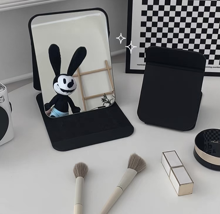 Chic glam portable mirror MK117 image