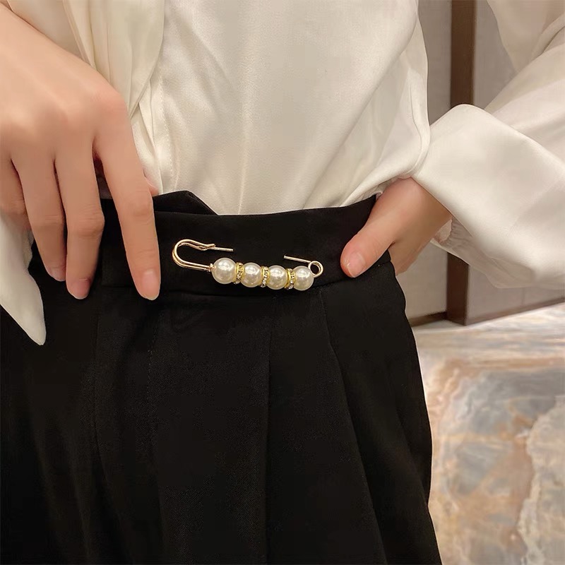 My safety pearls pin JW136 image