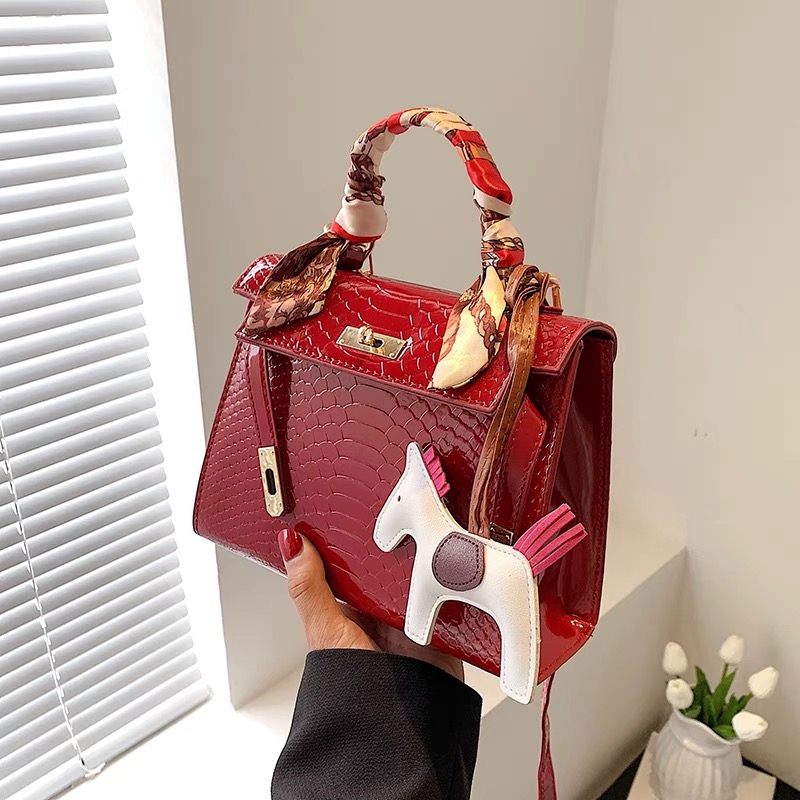 I got it from my mama crocs bag BG107 image