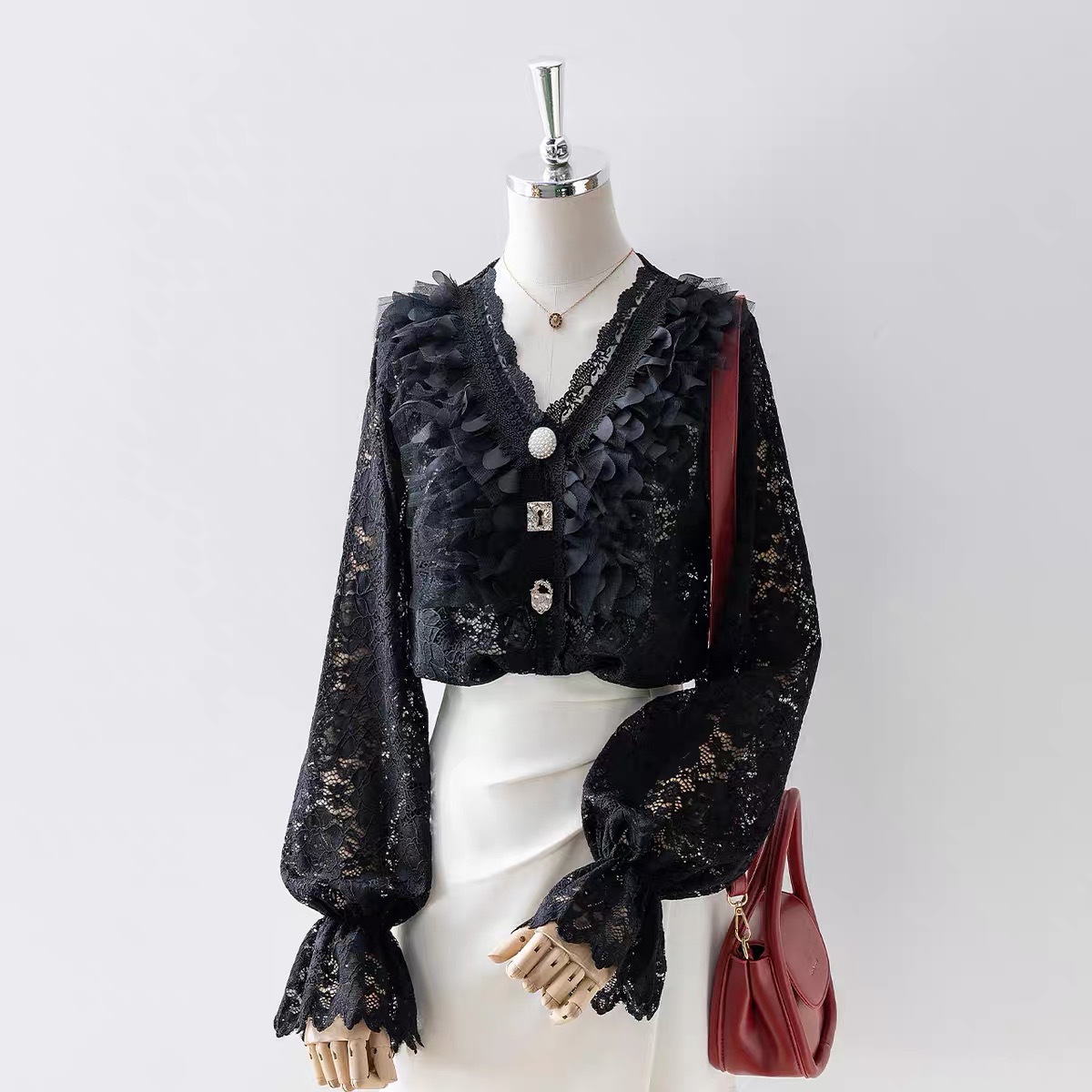 Perfectly sewn to luxury lace blouse ZV101 image