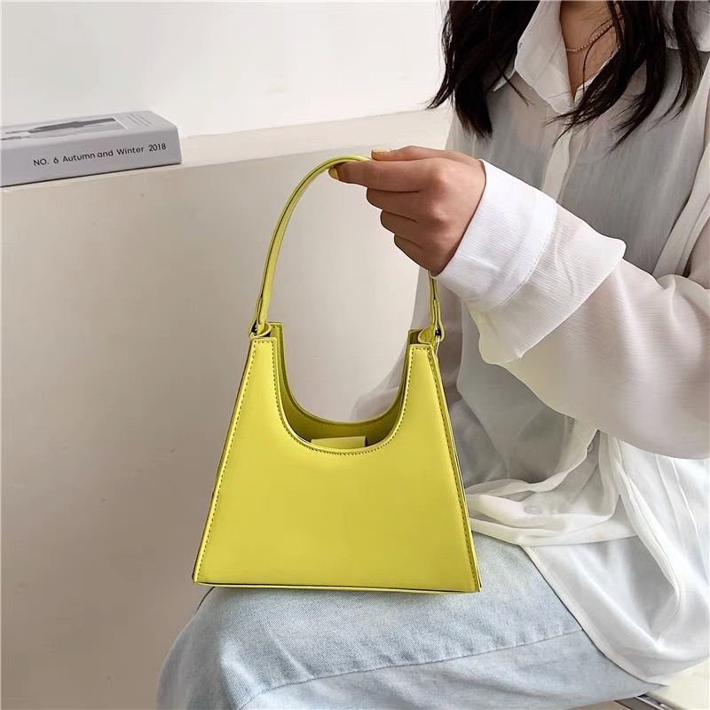 Caught in the act handbag BG175 image