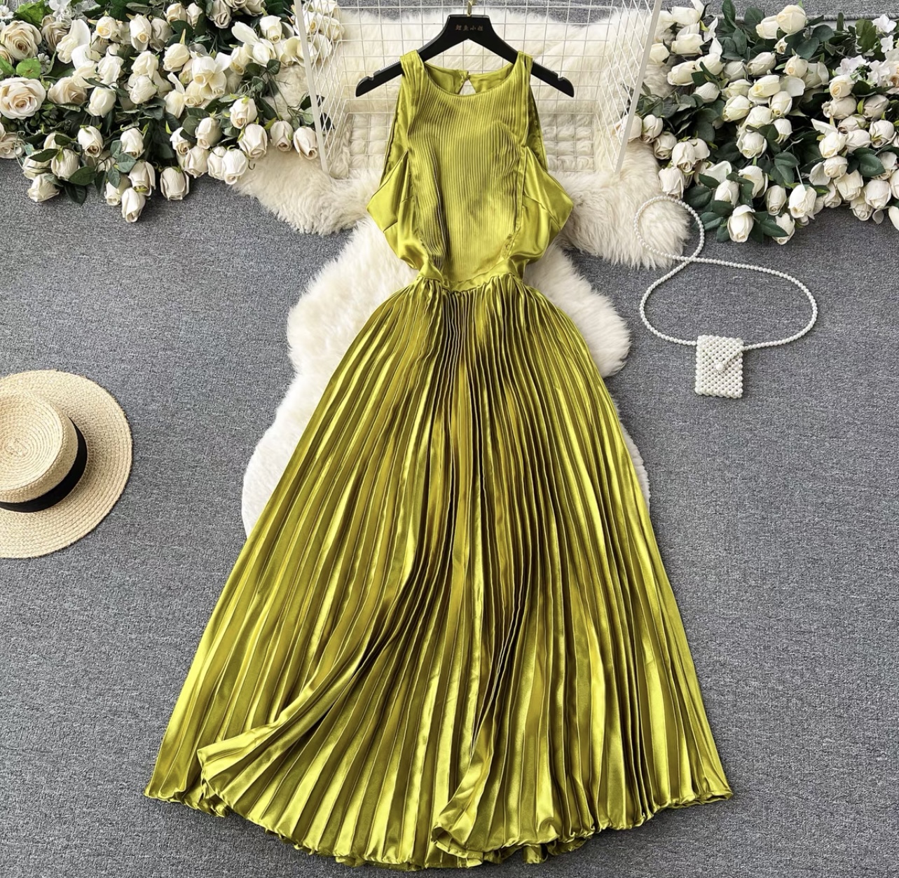 Serves these looks velvet dress EVD49 image