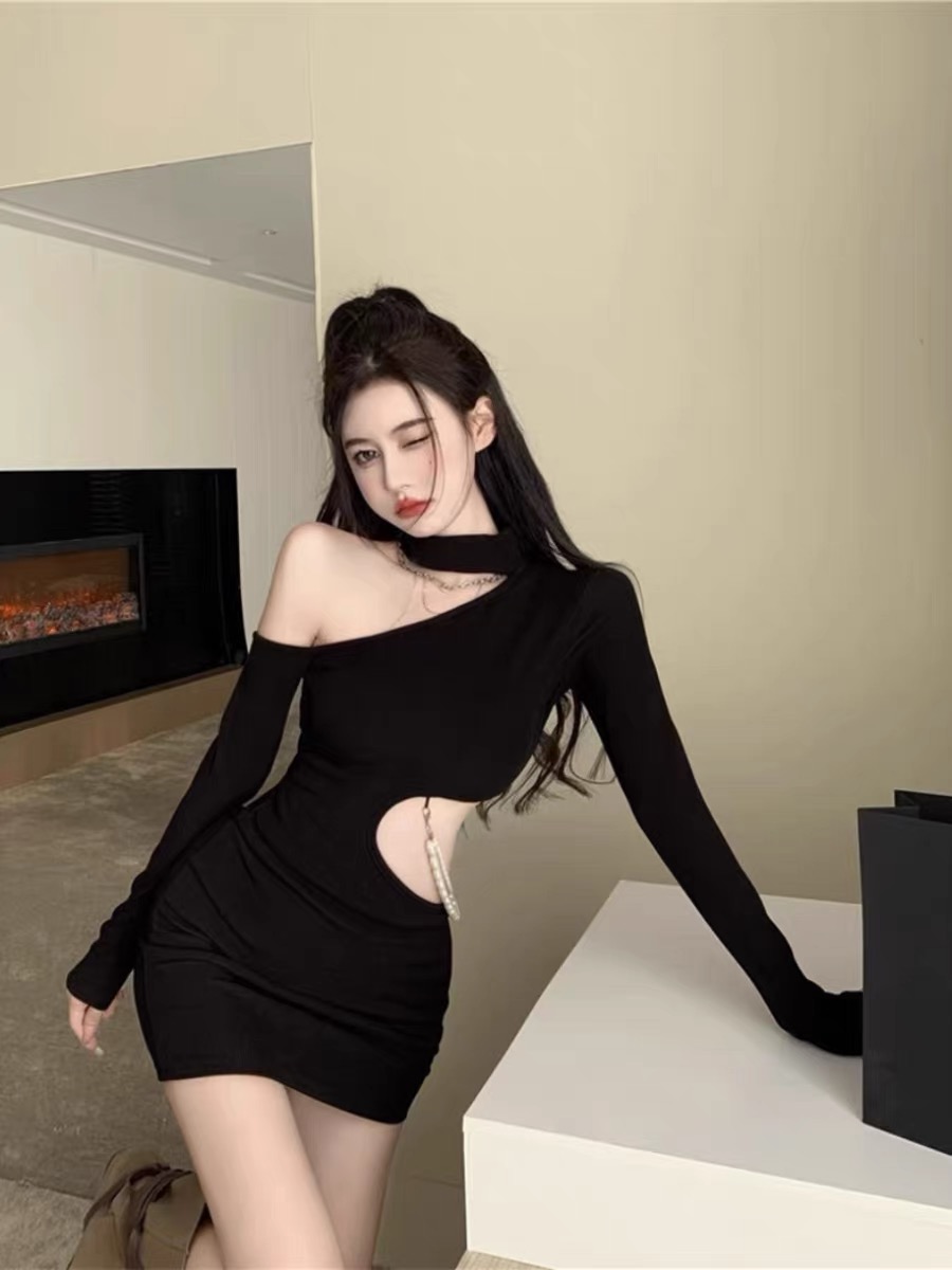 Make you wanna stay pearls gown CBC57 image