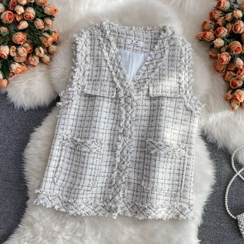 Your VIP pass no sleeves coat COA103 image