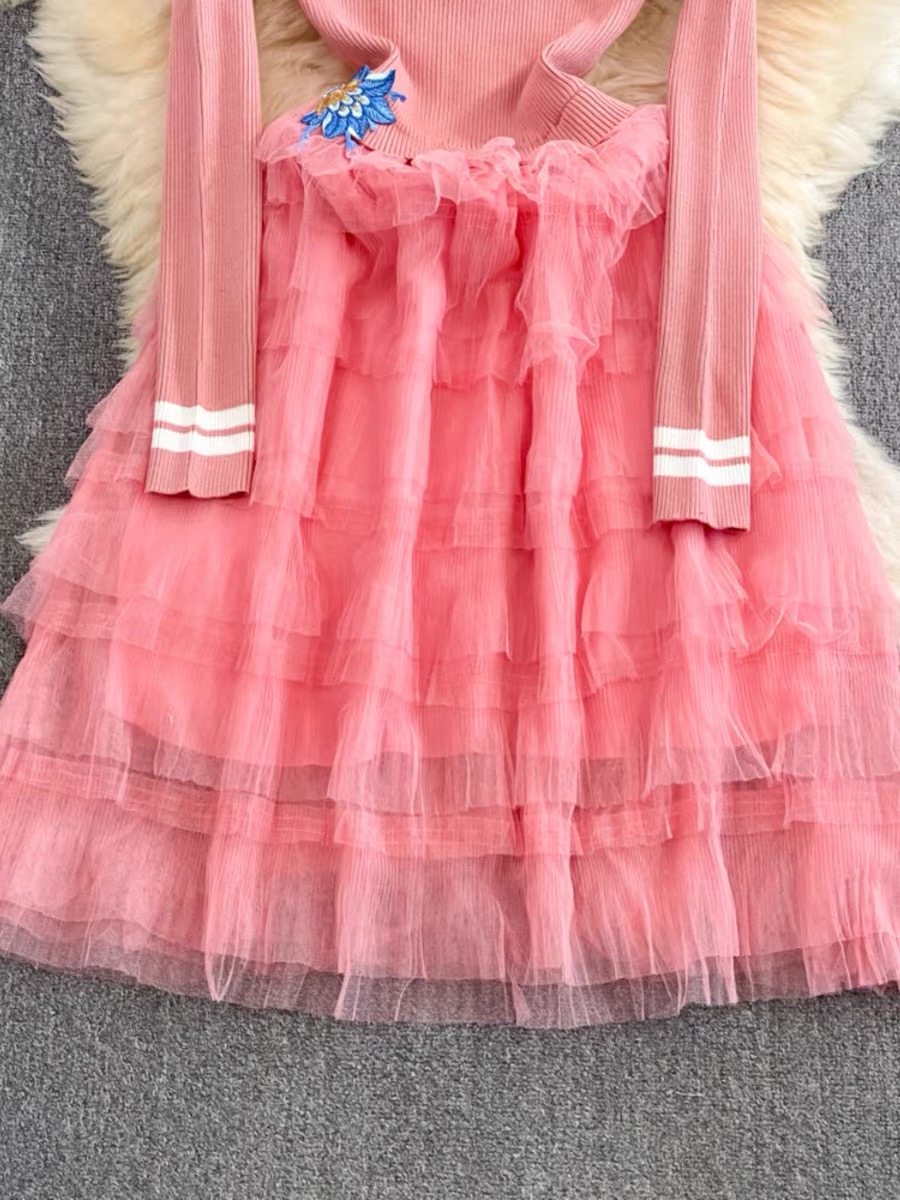 Acting brand new sweater dress CD678 image