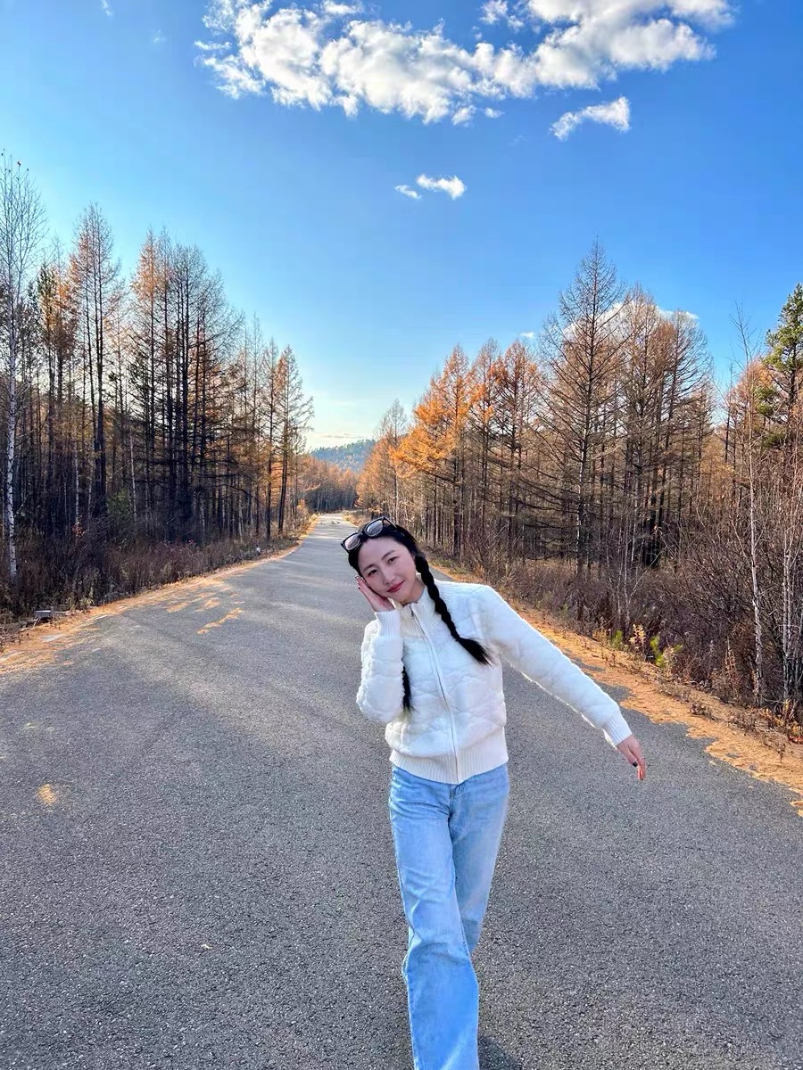 Billonaire girlfriend sweater SSZZ713 image