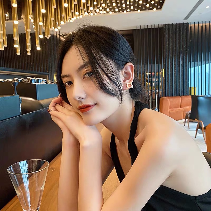 Show me off earrings JW143 image