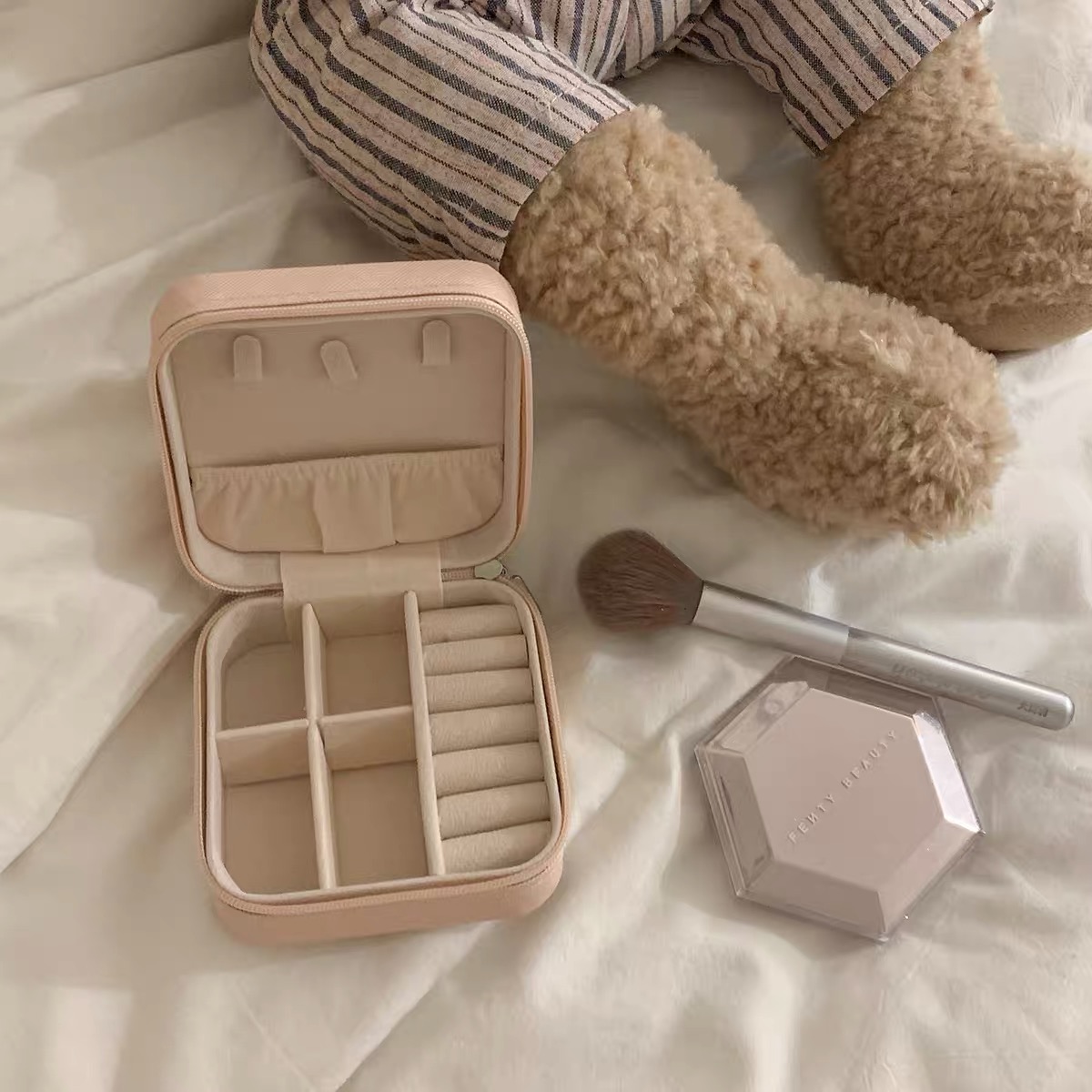 Little cute jewelry box JW145 image