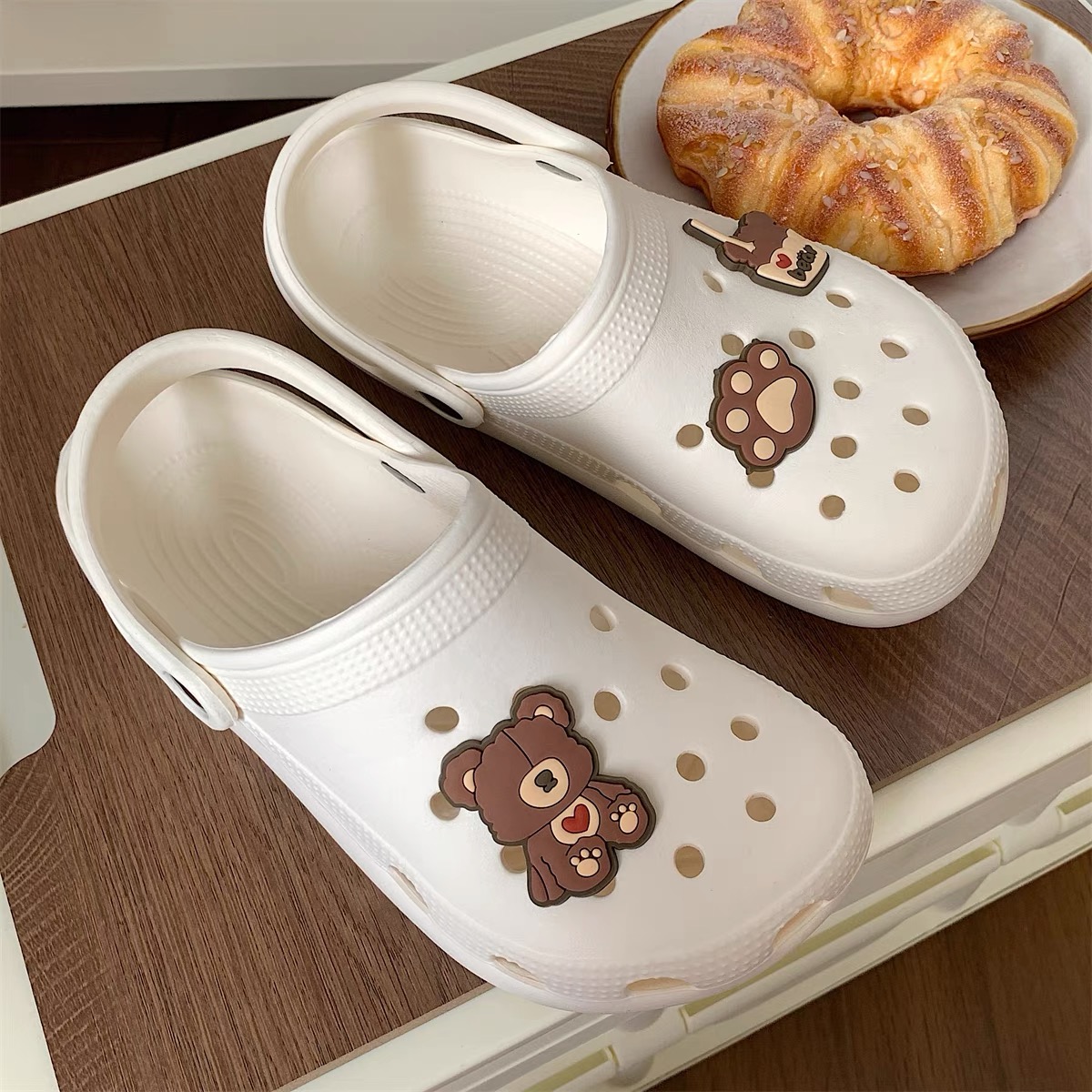 Last min trip crocs SNZZ311 image