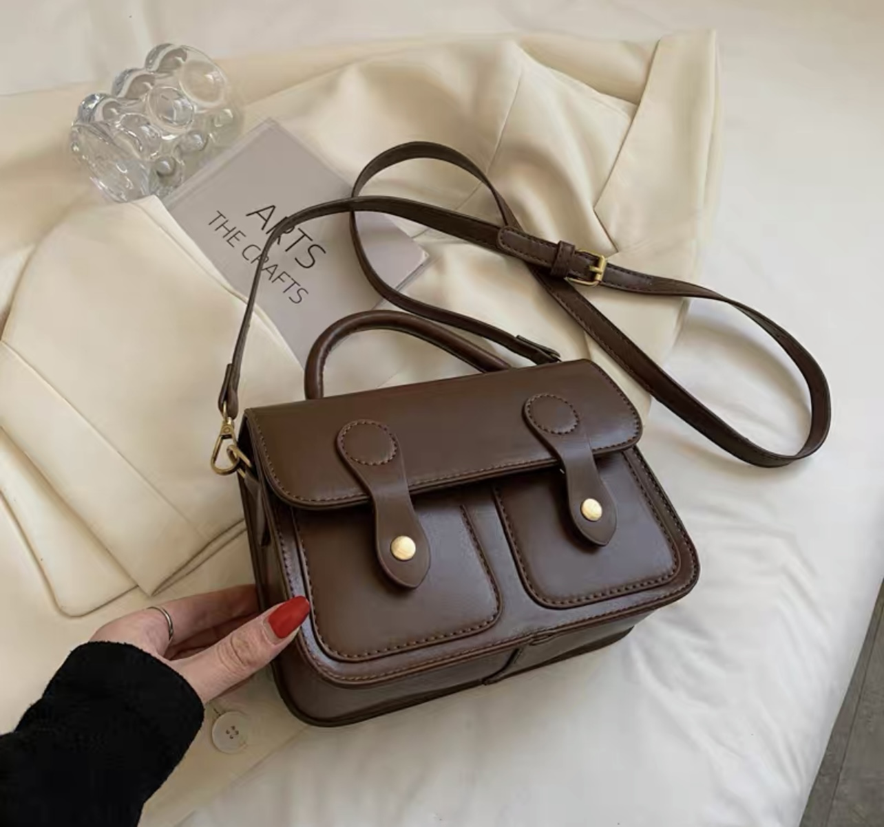 On the VIP list sling bag BG127 image