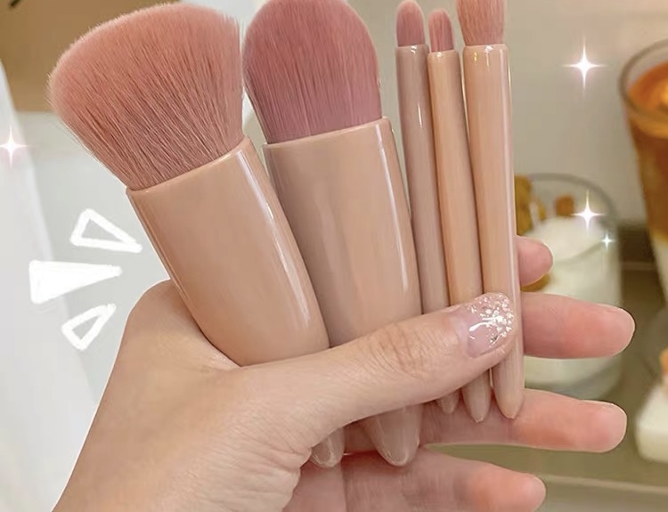 Wrap this up beauty brushes MK122 image