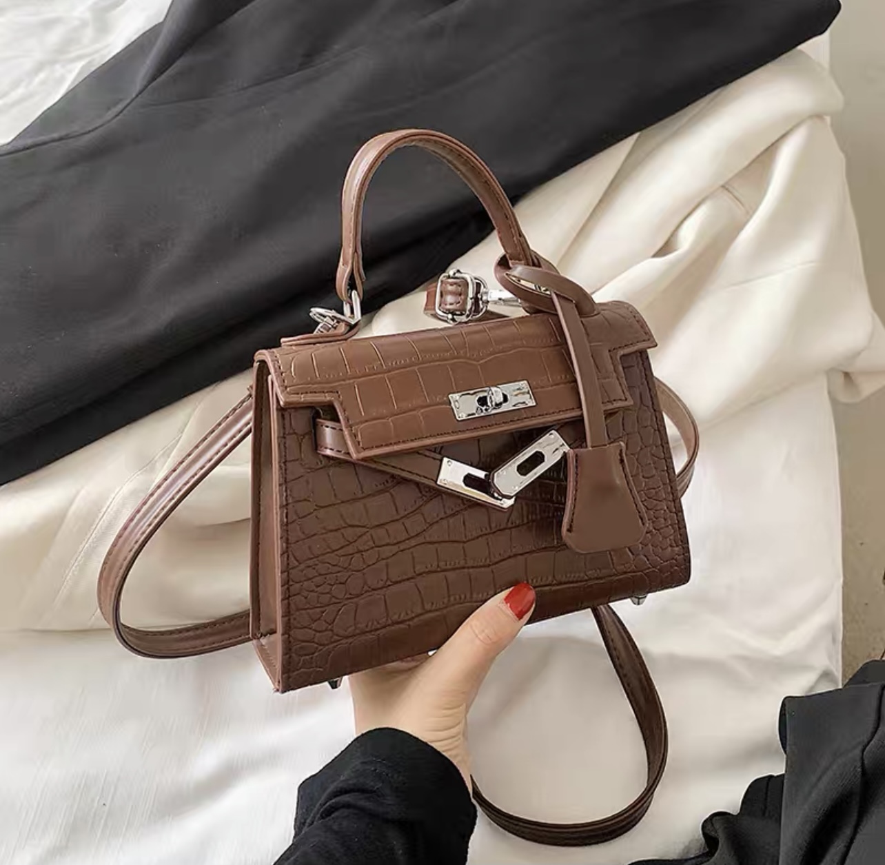 Weekend plans crocs bag BG141 image