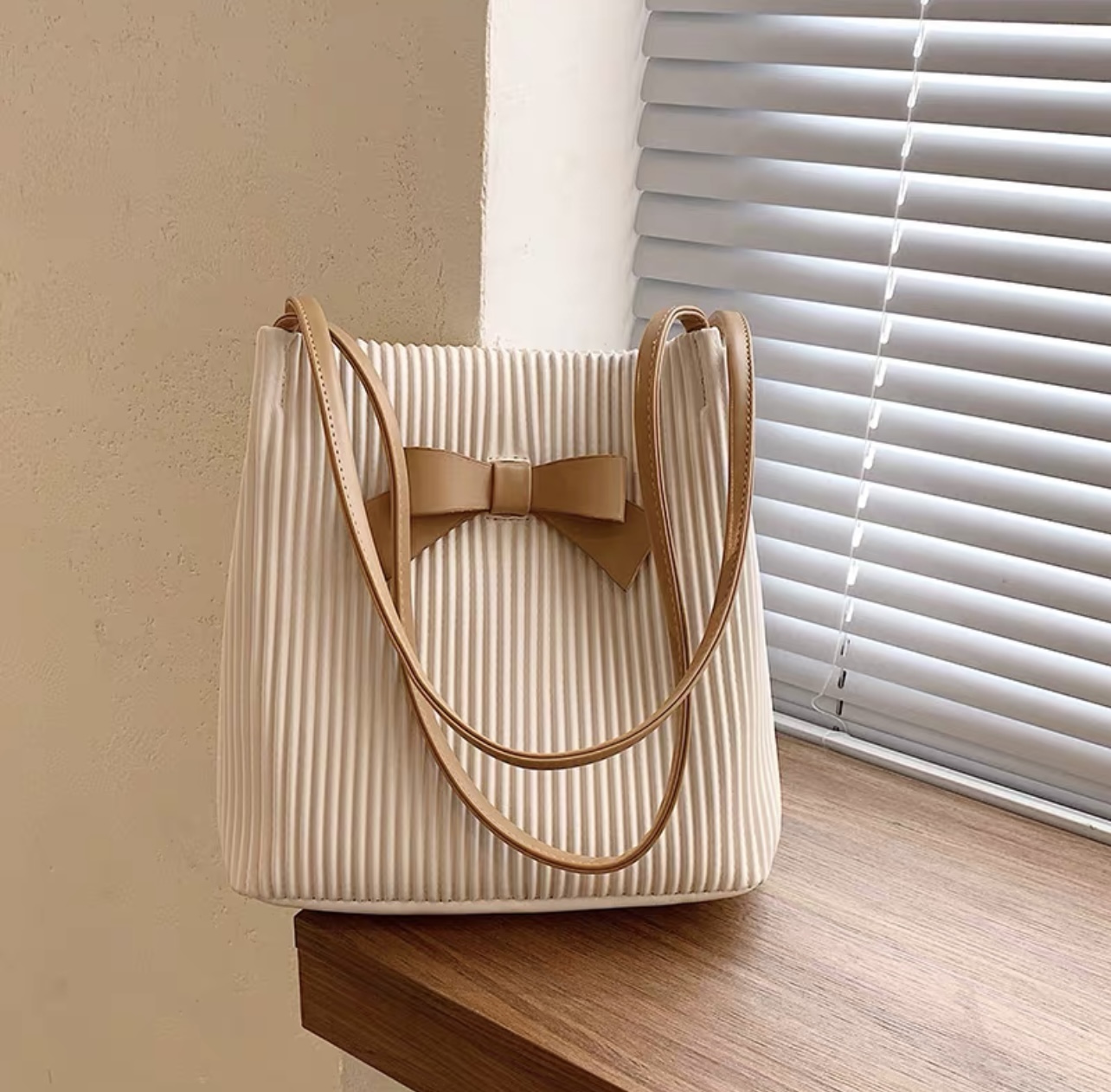 Hit the whip casual bag BG110 image