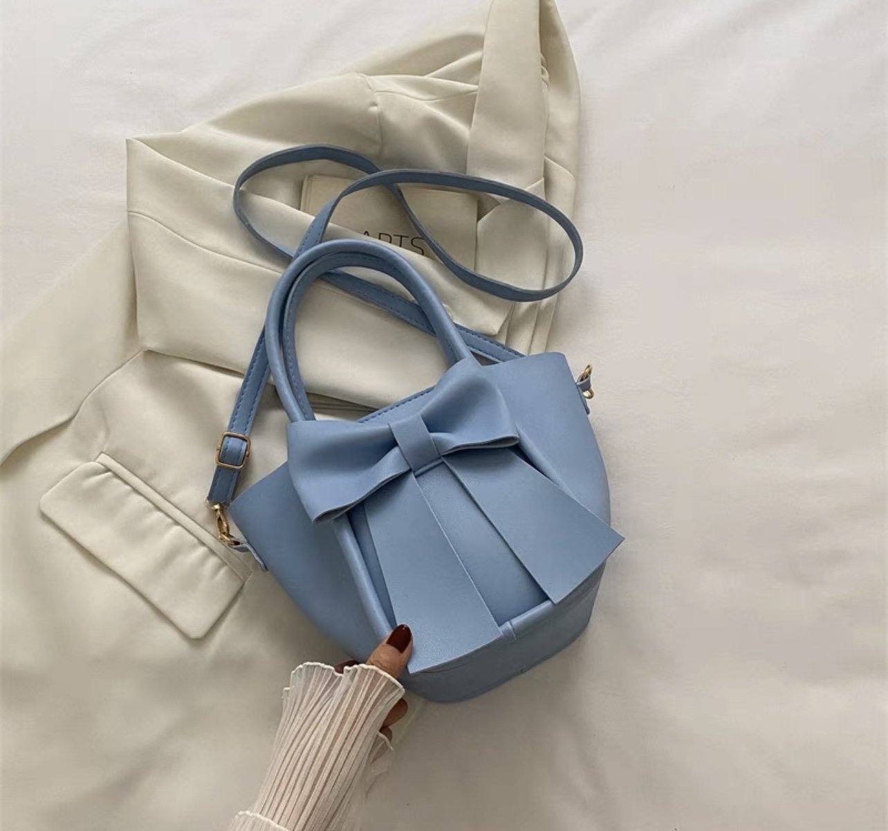 Class over here now bag image