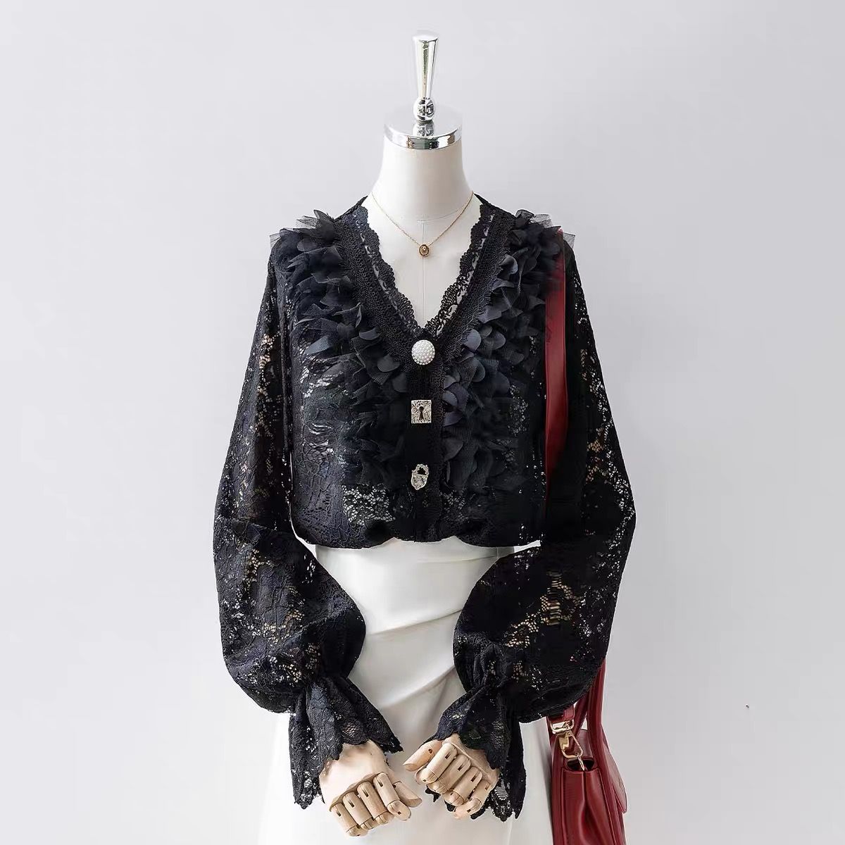 Perfectly sewn to luxury lace blouse ZV101 image