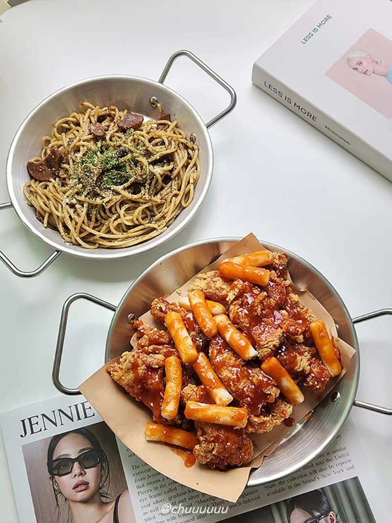 Tasty meals in dish bowls DCZZ157 image