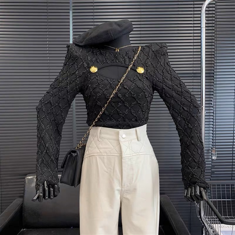 High class ruched top image