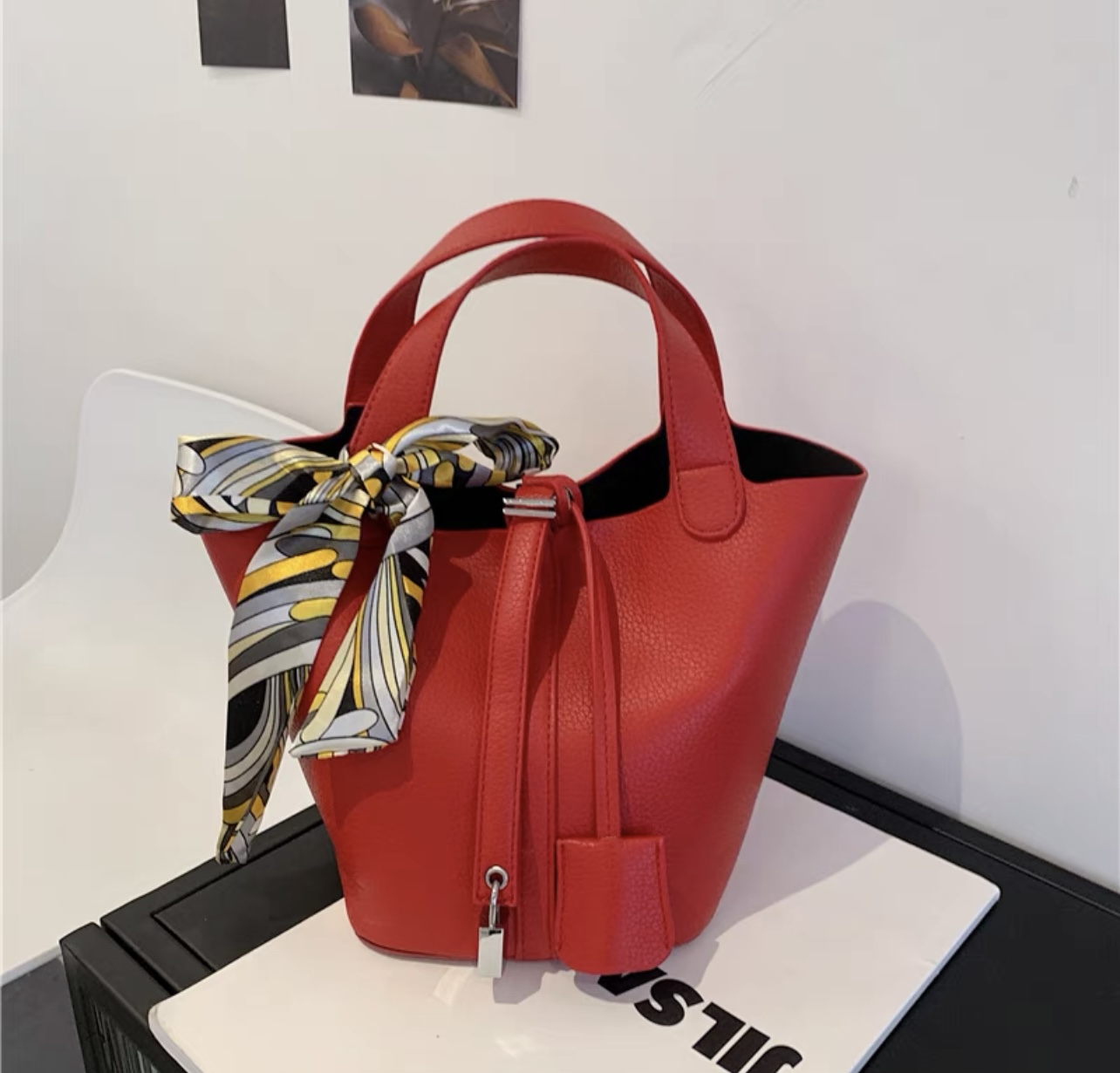 Rule breaker bucket bag & scarf BG151 image