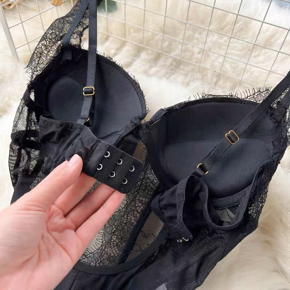 Fun & flirty bedroom set SE103 image