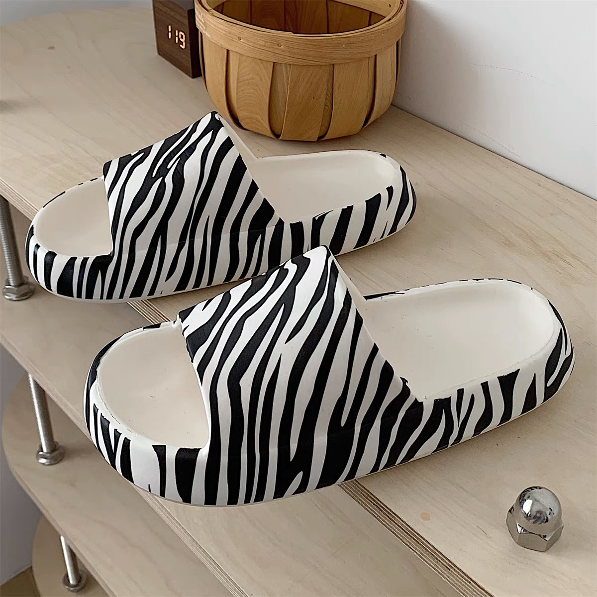 Beach bum slippers SNZZ382 image