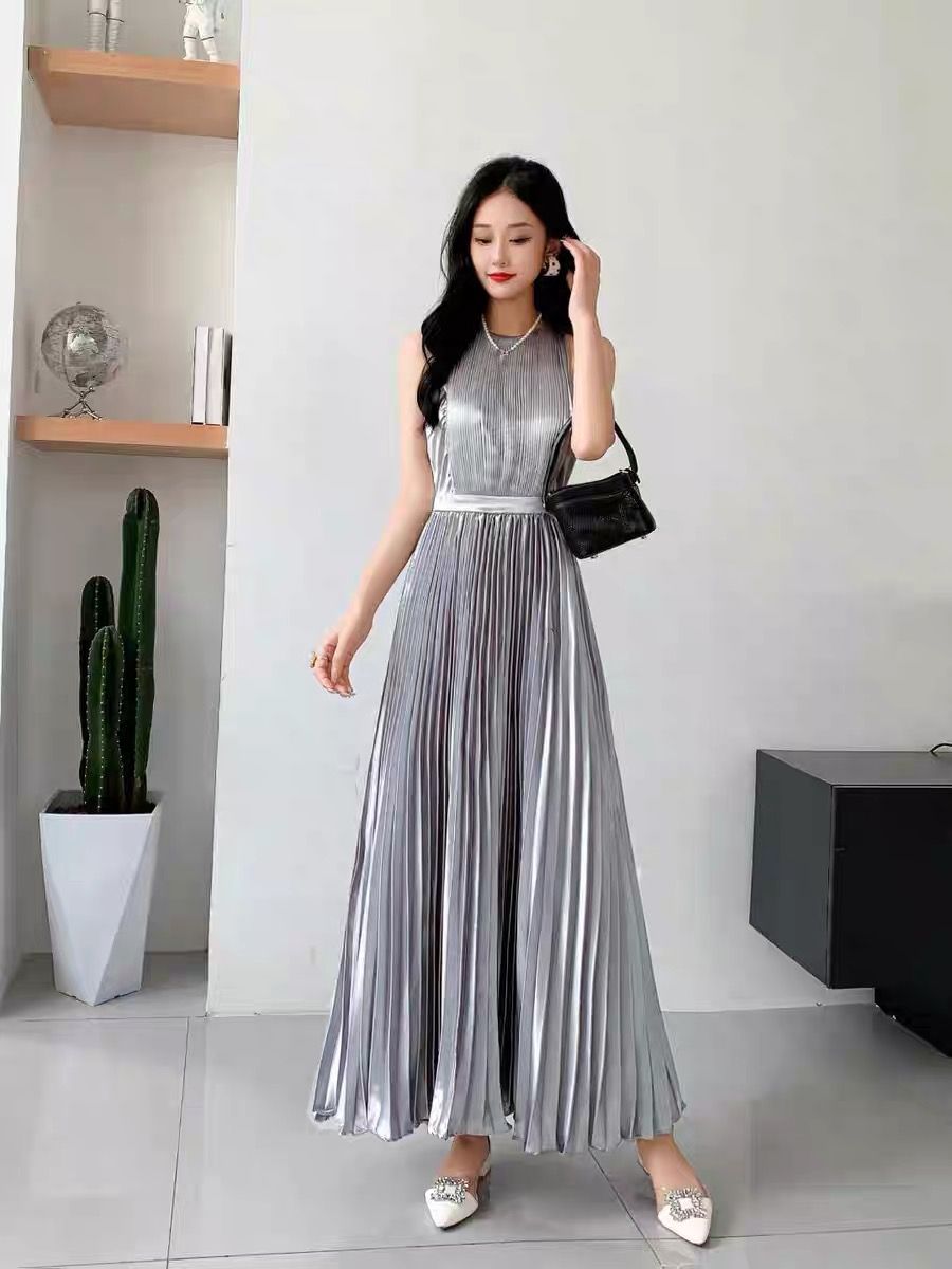 Serves these looks velvet dress EVD49 image