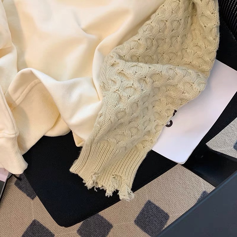 Warm for the night sweatshirt SSZZ359 image