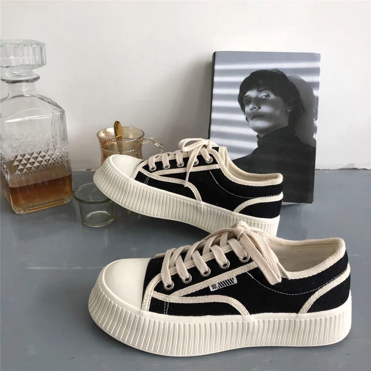 Little little affair sneaks image