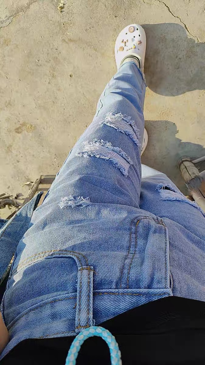 Spaced out ripped boyfriend jeans JDZZ139 image