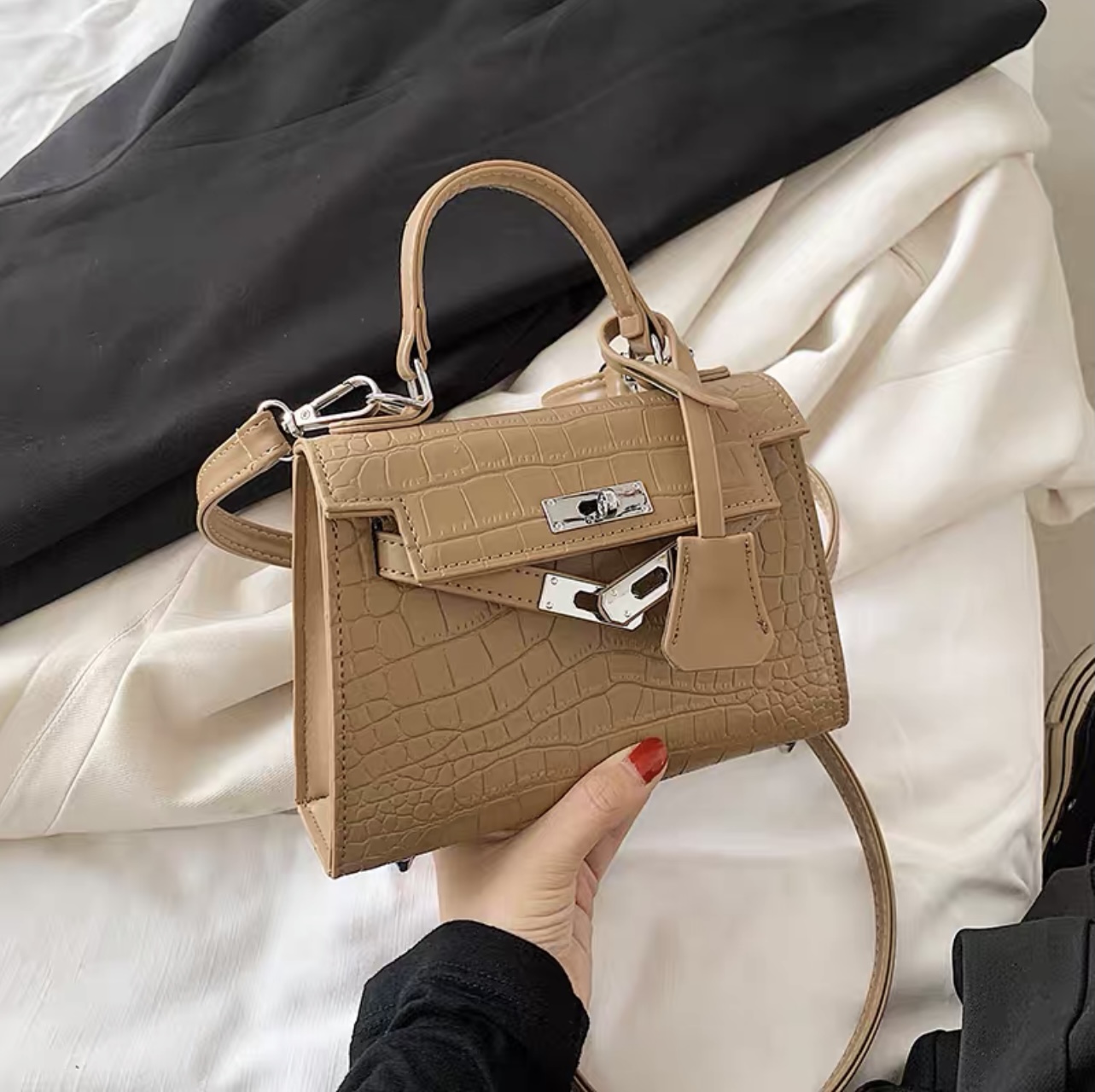 Weekend plans crocs bag BG141 image