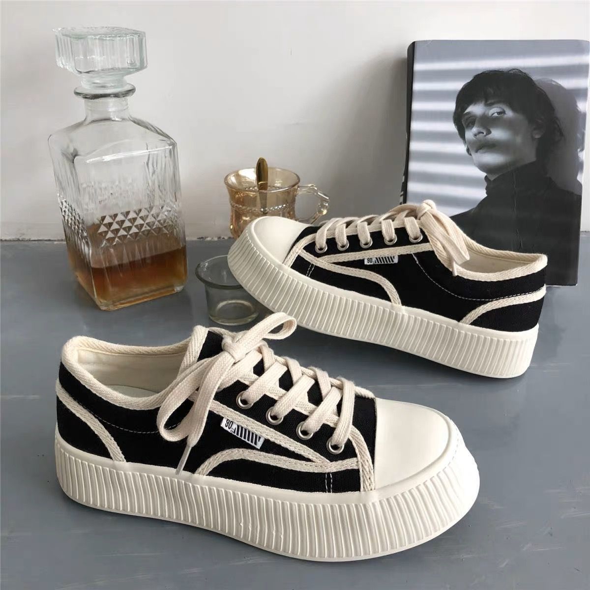 Little little affair sneaks image