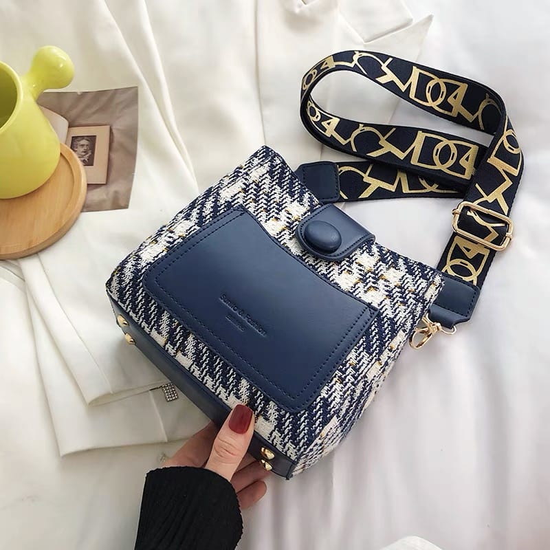 Shssh keep my secret print sling bag BG158 image