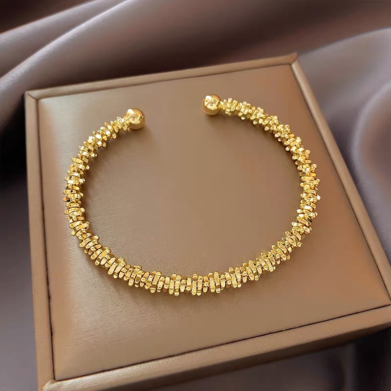 Bond with me gold bracelet JW106 image