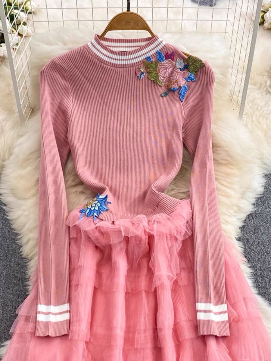 Acting brand new sweater dress CD678 image