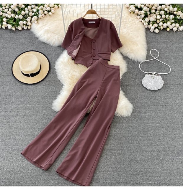 Signing autographs in the VIP set TPZZ512 image