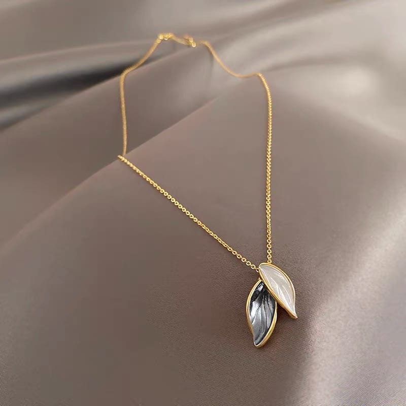 Mermaid mystery solved necklace JW111 image