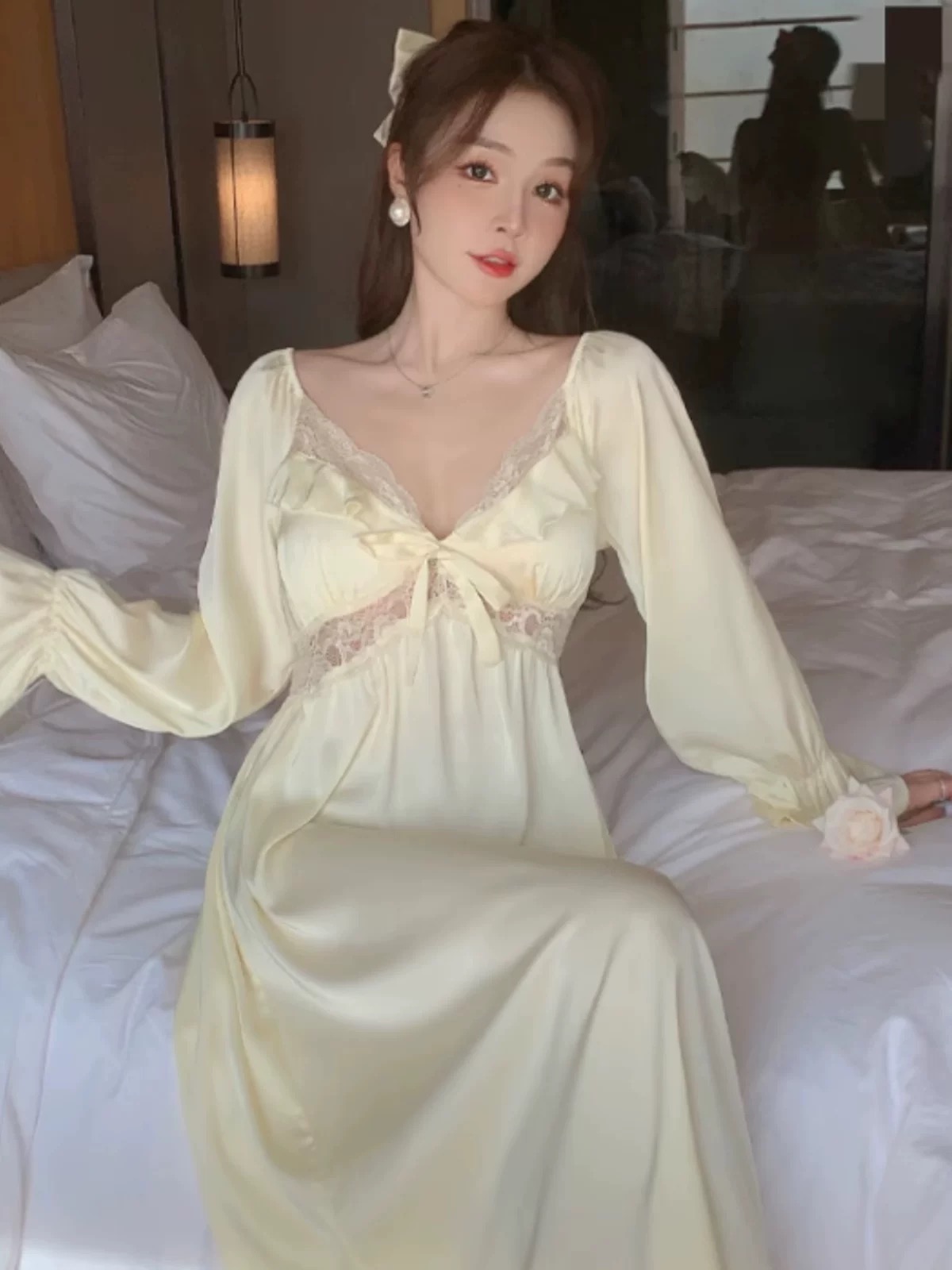 Raging beauty silk night dress SW127 image