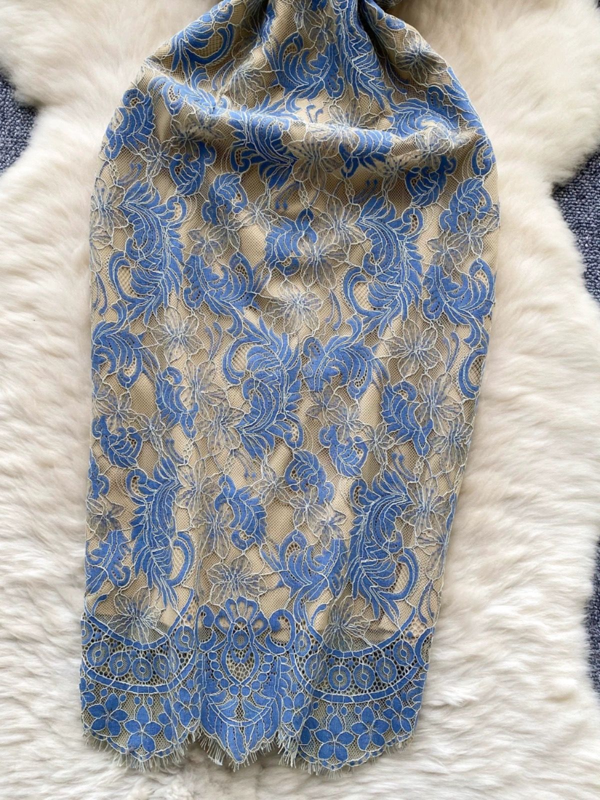 Follow back lace dress FBC320 image