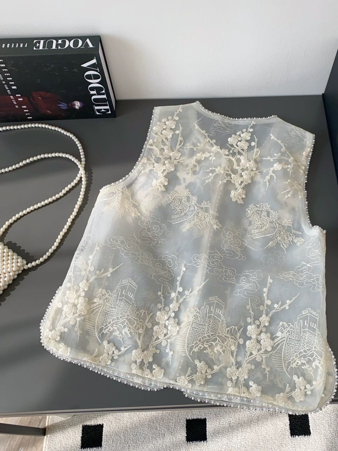 Where is she going top CTO1116 image