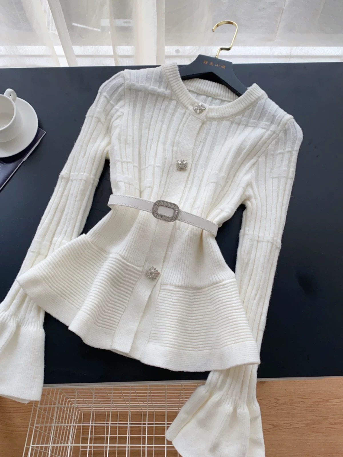 Treat me like queen top KTO218 image