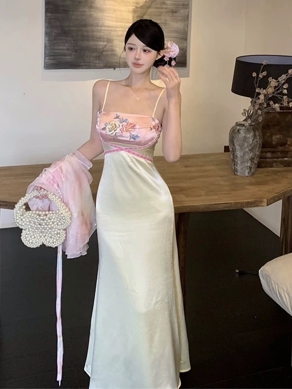 Day dream embroidery dress CD1330 image