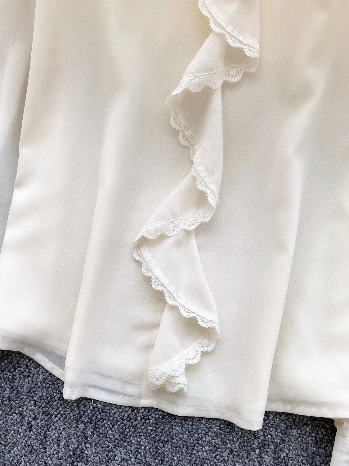 Melt with you blouse BE450 image