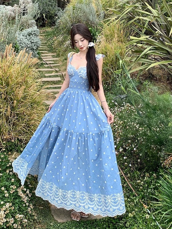 Champagne kisses dress CD617 image