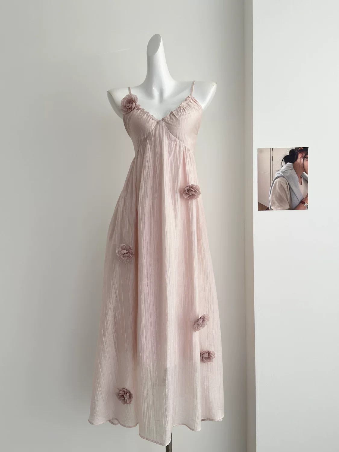 What lies underneath dress CD1070 image