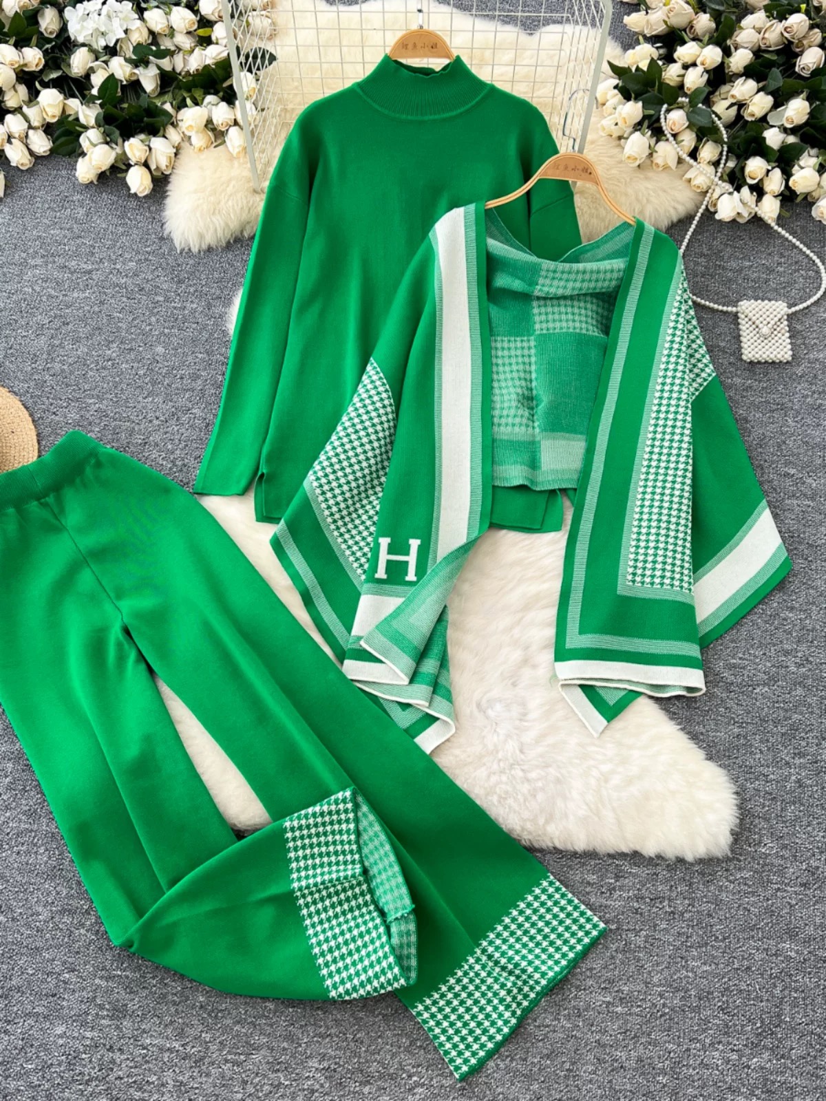 Maura Hermes set STP138 image