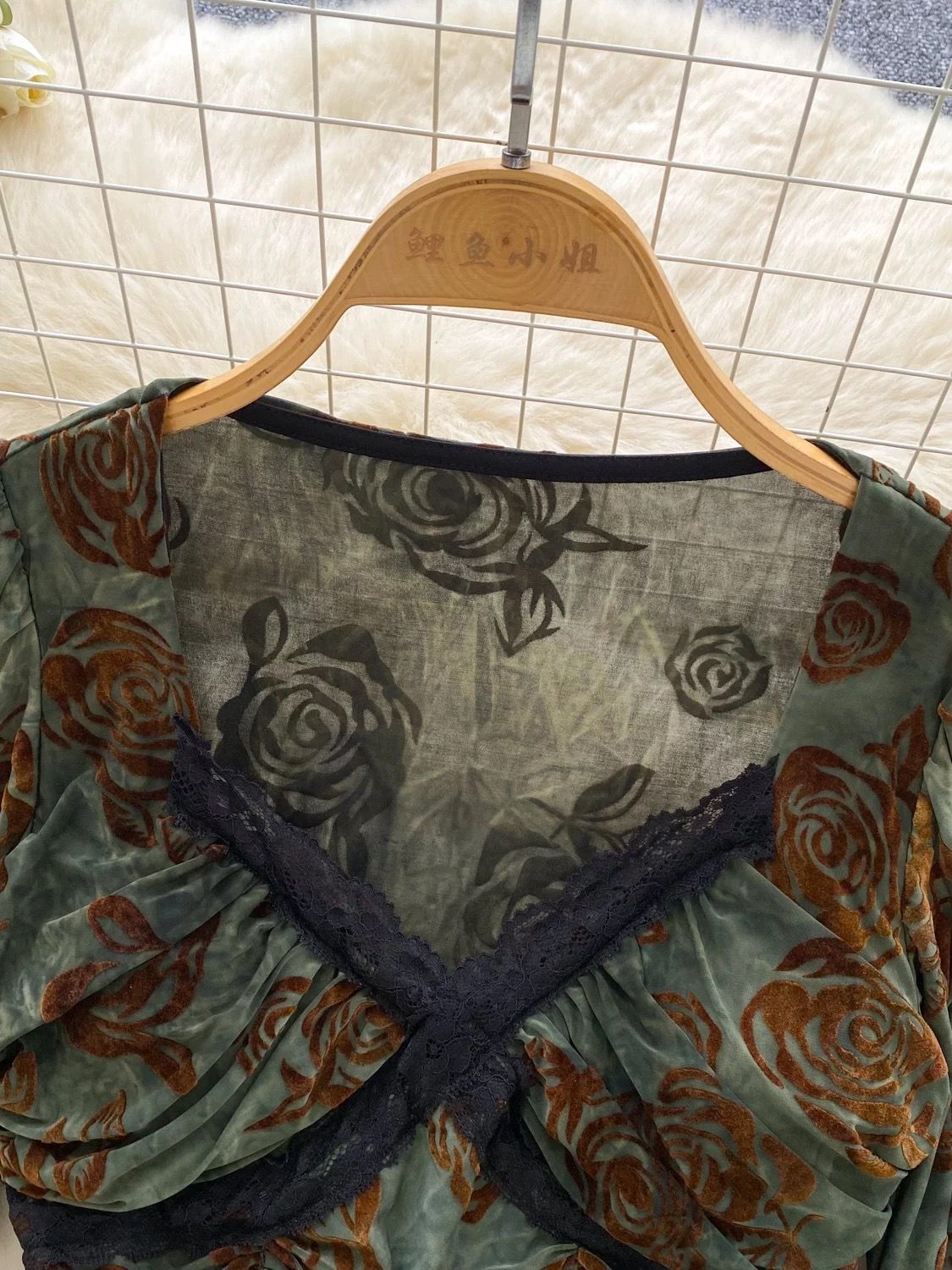 Never basic top CTO827 image