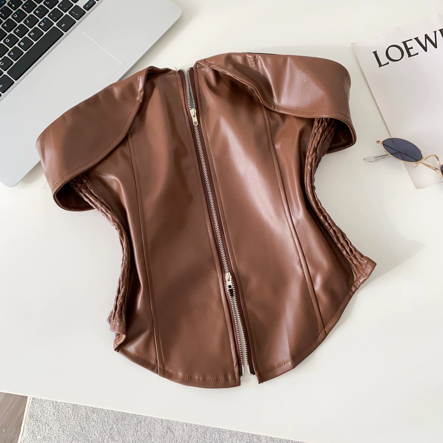 Hourglass dreams leather corset CS202 image