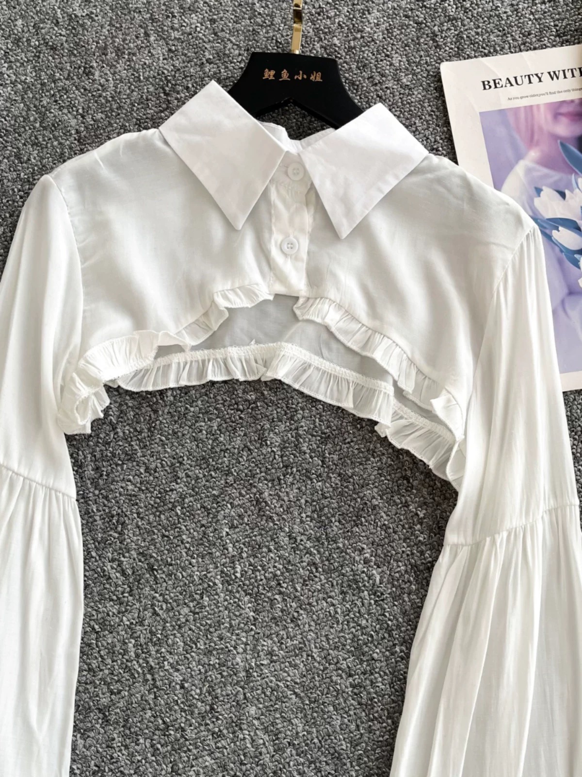 Roman royalty crop top CTO657 image